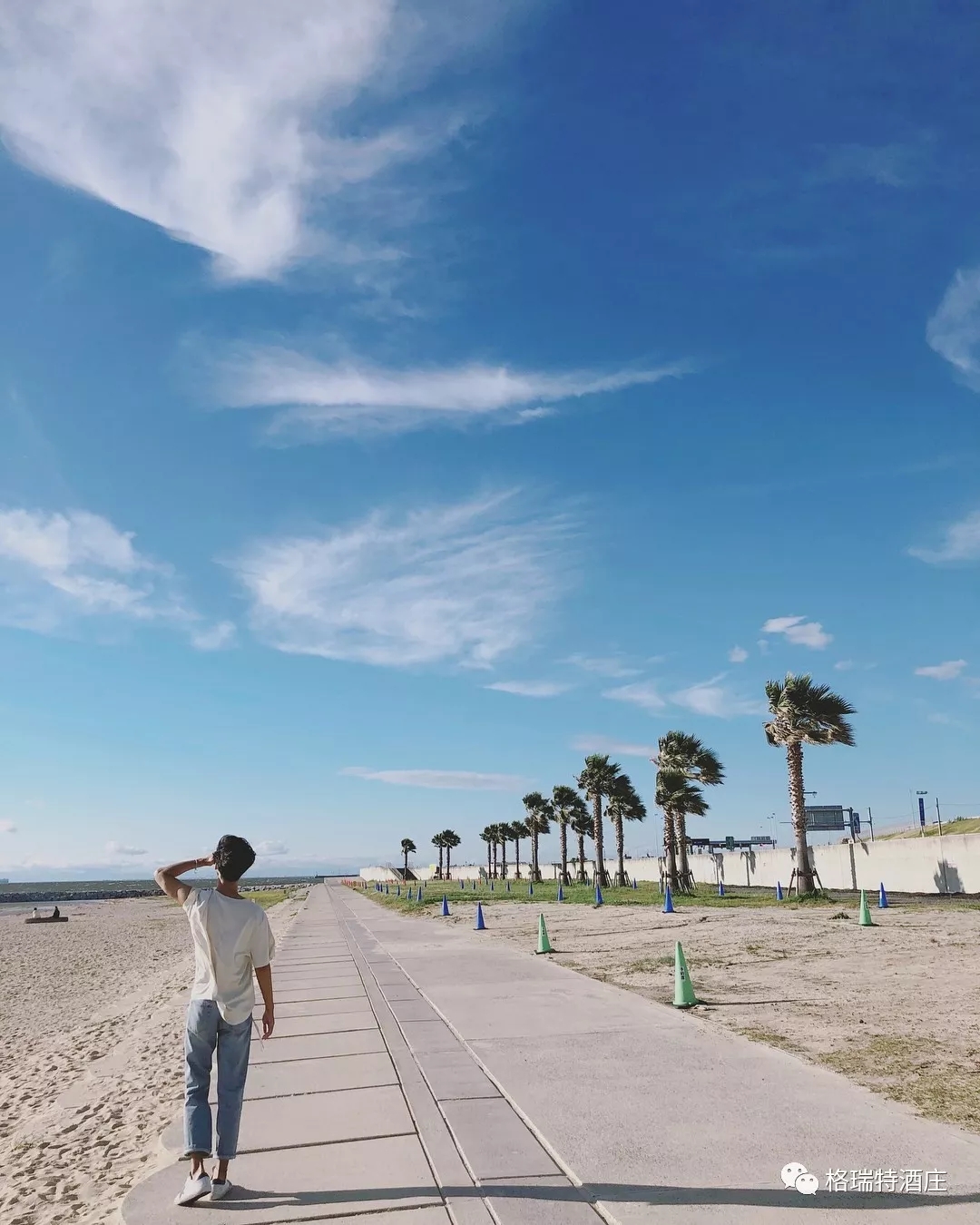 你(nǐ)欠自(zì)己一場旅行··········