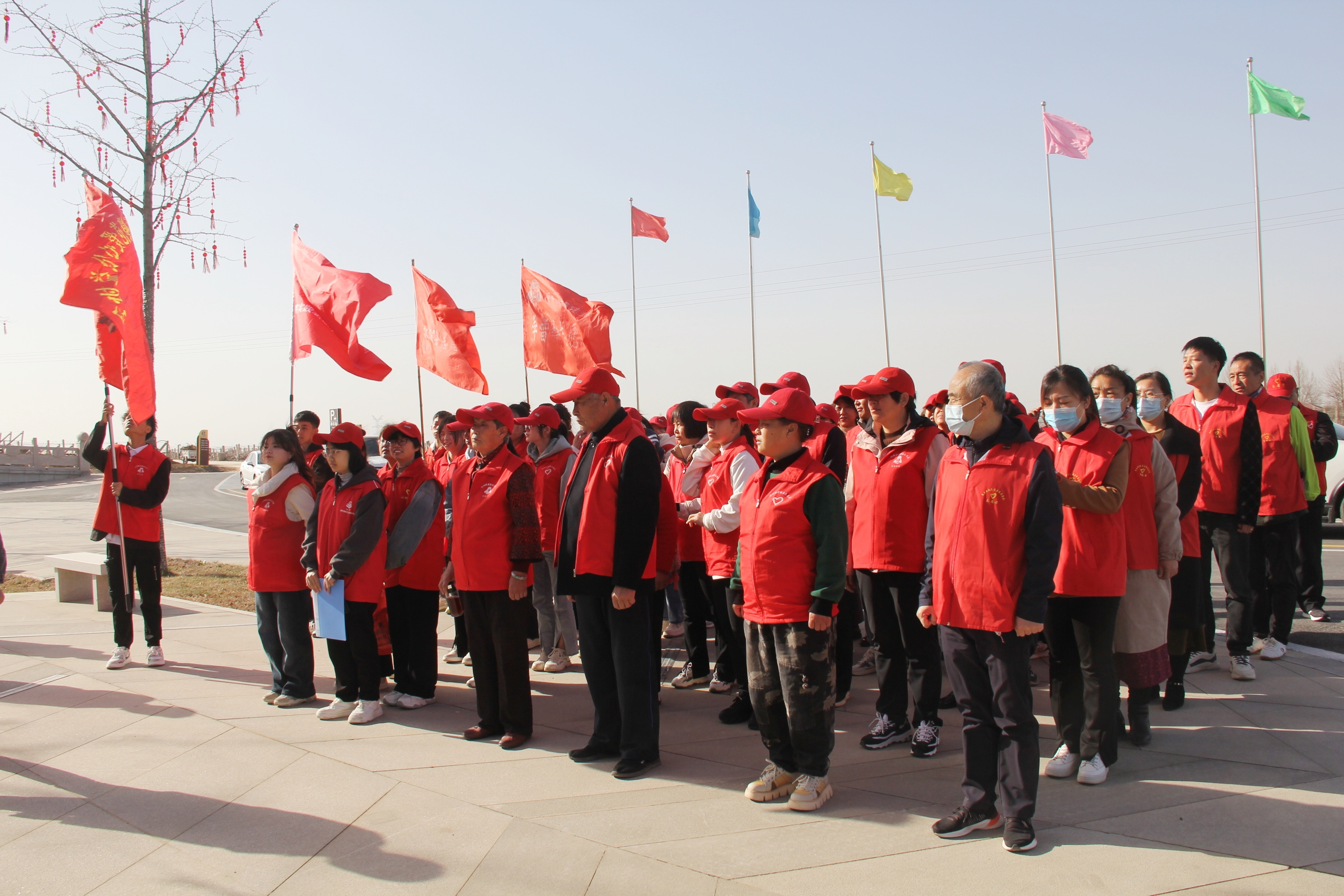 鹽湖區敬老志願者協會參觀團來(lái)格瑞特莊園參觀學習